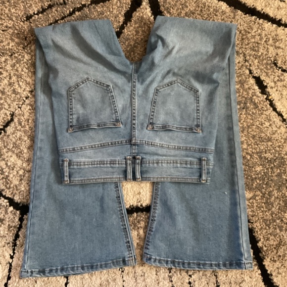 Junior’s Light Washed Wide Flare Jeans - Picture 4 of 4